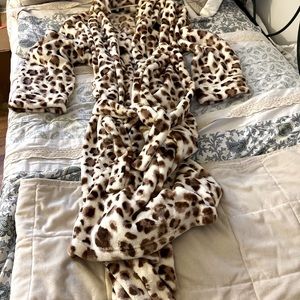 Beautiful soft leopard skin robe